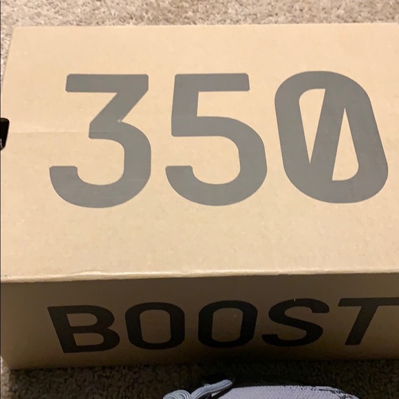 Yeezy - Picture 2 of 5